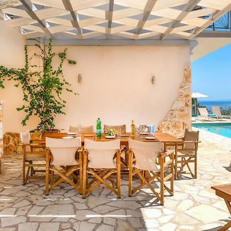 Vista Mare Assinia 别墅 *